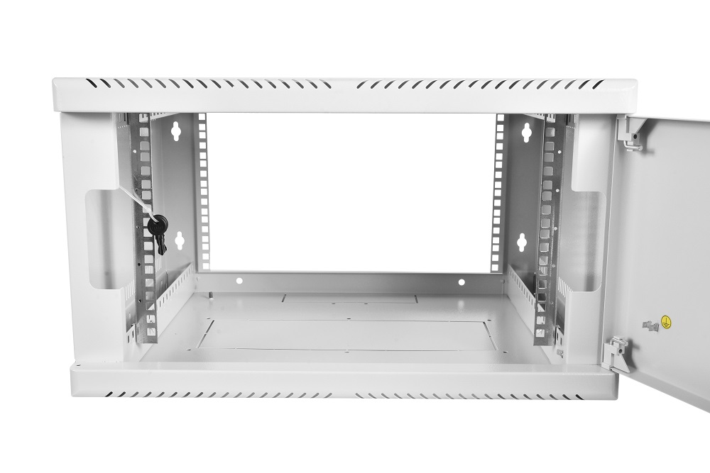 Шкаф 19 настенный 15u 600х650